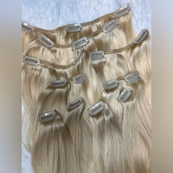 14 Inch Clip In Straight Blonde Human hair - Picture 4 of 7